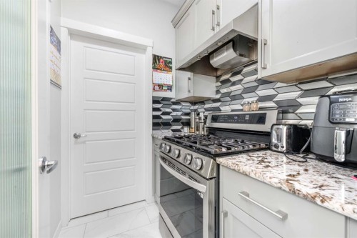 983 Corner Meadows Way Ne, Calgary, AB 