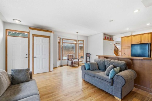 256 43 Avenue Nw, Calgary, AB 