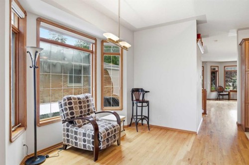 256 43 Avenue Nw, Calgary, AB 