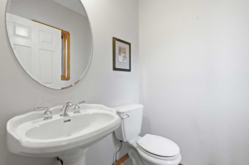 256 43 Avenue Nw, Calgary, AB 