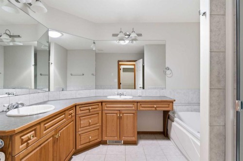 256 43 Avenue Nw, Calgary, AB 