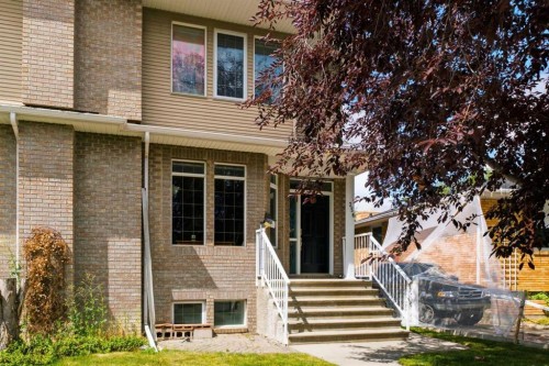 256 43 Avenue Nw, Calgary, AB 