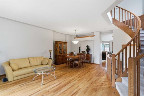 256 43 Avenue Nw, Calgary, AB 
