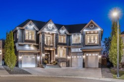 11 Elveden Place SW Calgary, AB T3H 0L1
