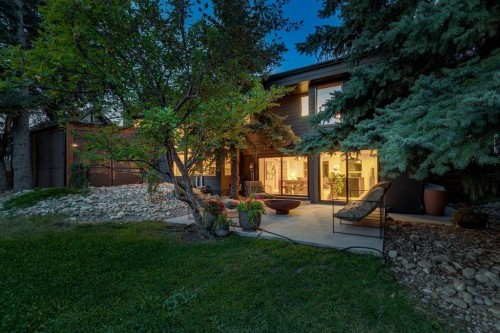 227 Pump Hill Rise Sw, Calgary, AB 