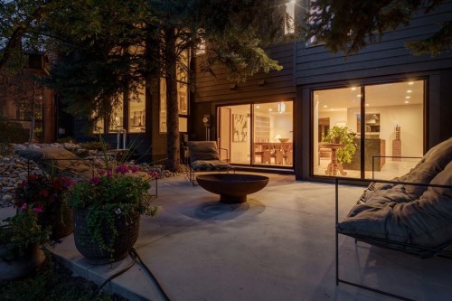 227 Pump Hill Rise Sw, Calgary, AB 
