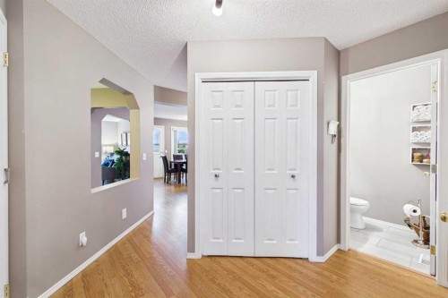 279 Valley Brook Circle Nw, Calgary, AB 