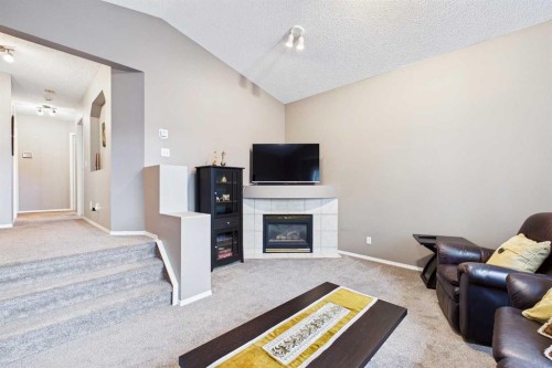 279 Valley Brook Circle Nw, Calgary, AB 