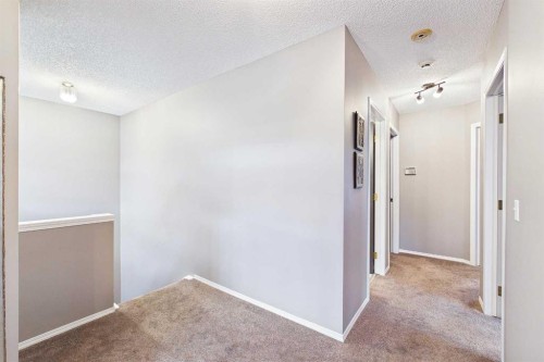 279 Valley Brook Circle Nw, Calgary, AB 