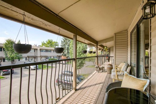 18 Glorond Place, Okotoks, AB 