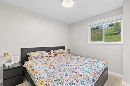 18 Glorond Place, Okotoks, AB 