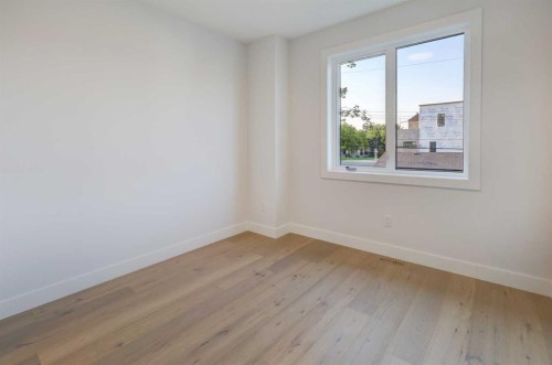 2042 56 Avenue Sw, Calgary, AB 