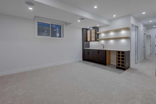 2042 56 Avenue Sw, Calgary, AB 