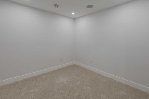 2042 56 Avenue Sw, Calgary, AB 