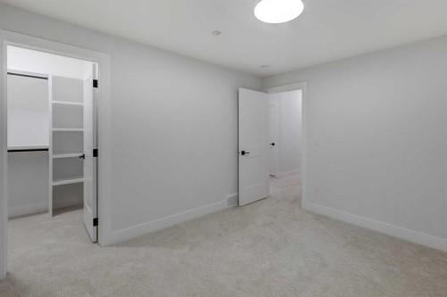 2042 56 Avenue Sw, Calgary, AB 