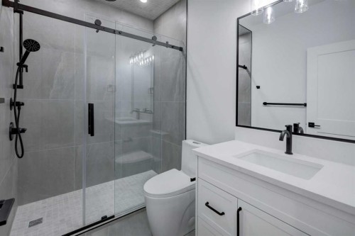 2042 56 Avenue Sw, Calgary, AB 