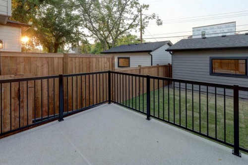 2042 56 Avenue Sw, Calgary, AB 