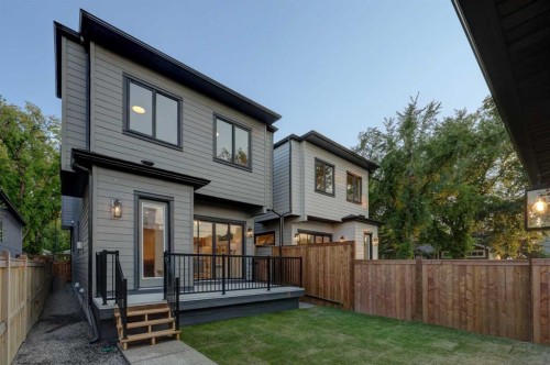 2042 56 Avenue Sw, Calgary, AB 