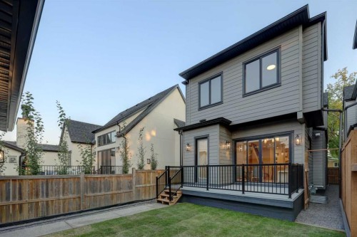 2042 56 Avenue Sw, Calgary, AB 