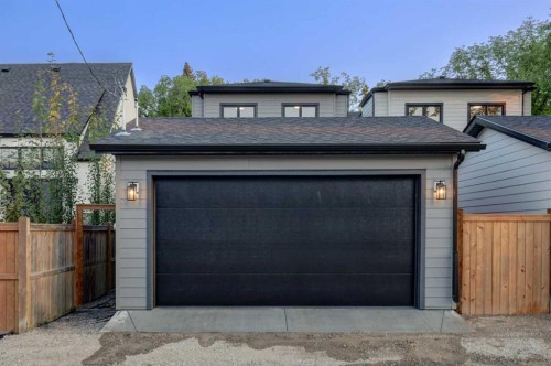 2042 56 Avenue Sw, Calgary, AB 