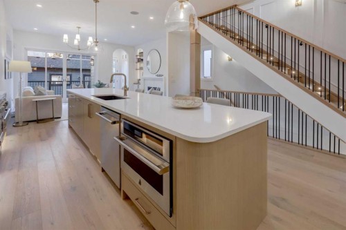 2042 56 Avenue Sw, Calgary, AB 
