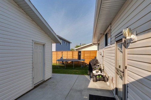 12 Rundleson Way Ne, Calgary, AB 