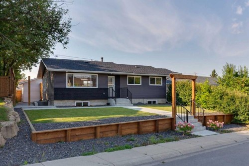 12 Rundleson Way Ne, Calgary, AB 