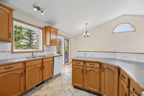 1509 Mary Place, Didsbury, AB 