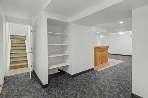 6304 28 Avenue Ne, Calgary, AB 