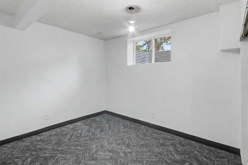 6304 28 Avenue Ne, Calgary, AB 