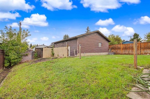 6304 28 Avenue Ne, Calgary, AB 