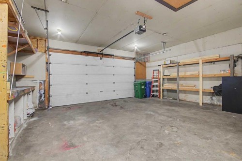 6304 28 Avenue Ne, Calgary, AB 