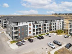 6215-15 Sage Meadows Landing NW Calgary, AB T3P 1E5