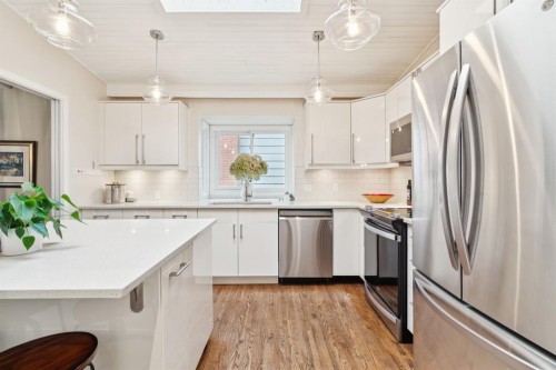 1415 Chardie Place Sw, Calgary, AB 