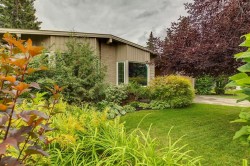 1415 Chardie Place SW Calgary, AB T2V 2T7