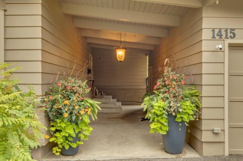 1415 Chardie Place Sw, Calgary, AB 