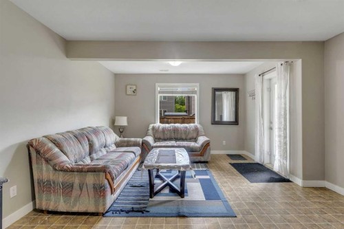 130 Brightonwoods Grove Se, Calgary, AB - Indoor Photo Showing Living Room