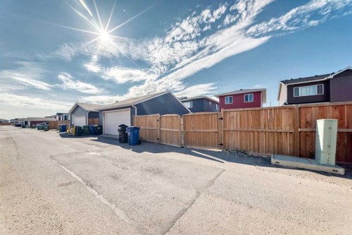 682 Redstone Drive Ne, Calgary, AB 
