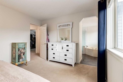 83 Valley Stream Circle Nw, Calgary, AB 