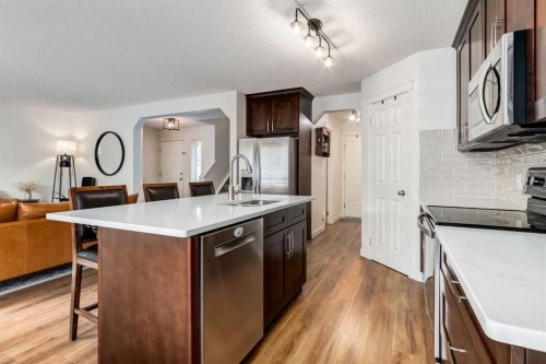 83 Valley Stream Circle Nw, Calgary, AB 