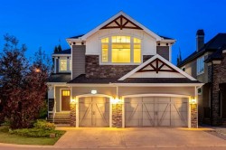 32 Aspen Vista Way SW Calgary, AB T3H 0Y7