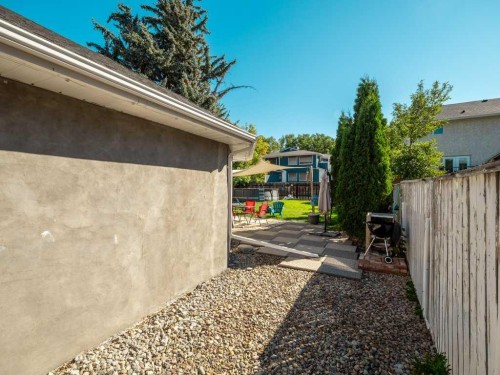 633 7 Street South, Lethbridge, AB 