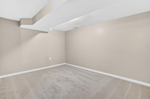15226 Prestwick Boulevard Se, Calgary, AB 