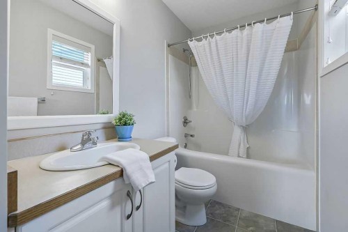 132 Willow Ridge Manor, Diamond Valley, AB 
