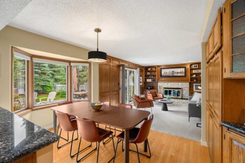 72 Woodacres Crescent Sw, Calgary, AB 