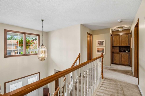 72 Woodacres Crescent Sw, Calgary, AB 