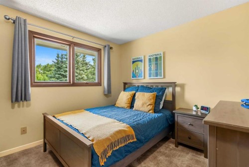 72 Woodacres Crescent Sw, Calgary, AB 