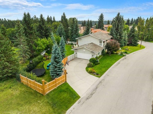 72 Woodacres Crescent Sw, Calgary, AB 
