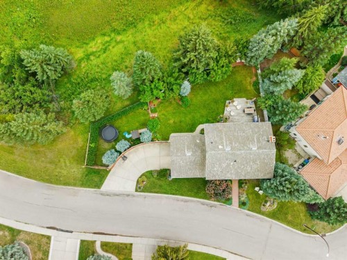 72 Woodacres Crescent Sw, Calgary, AB 