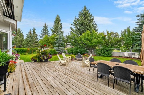 72 Woodacres Crescent Sw, Calgary, AB 